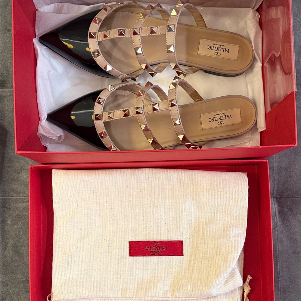 🖤 Authentic Valentino Rockstud Caged Patent Leather Flat Mules Black/Poudre 🖤 - Picture 2 of 15